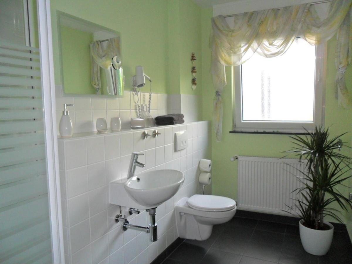 Ferienwohnung Im Rosental Андернах Екстериор снимка